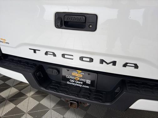 Super White 2017 Toyota Tacoma TRD Sport