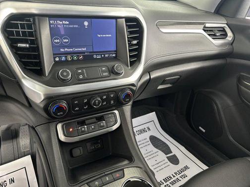 2023 GMC Acadia AWD SLT