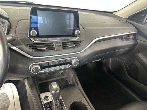 2022 Nissan Altima SR FWD