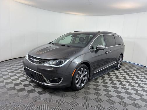 Granite Crystal Metallic Clearcoat 2019 Chrysler Pacifica Limited