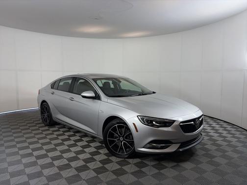 Quicksilver Metallic 2018 Buick Regal Sportback Essence