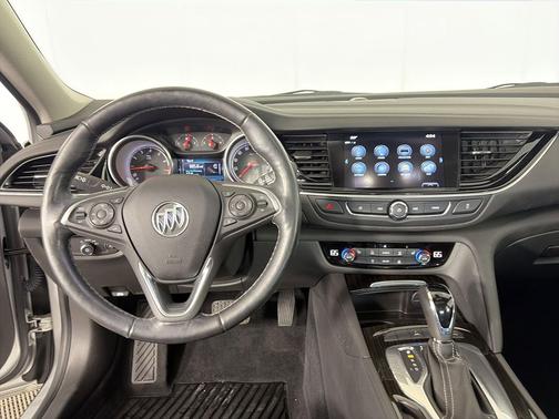 Quicksilver Metallic 2018 Buick Regal Sportback Essence