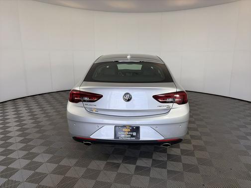 Quicksilver Metallic 2018 Buick Regal Sportback Essence