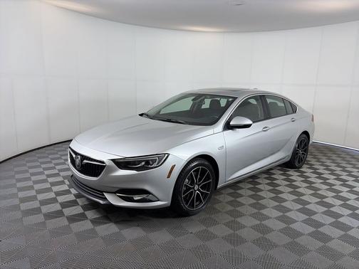 Quicksilver Metallic 2018 Buick Regal Sportback Essence