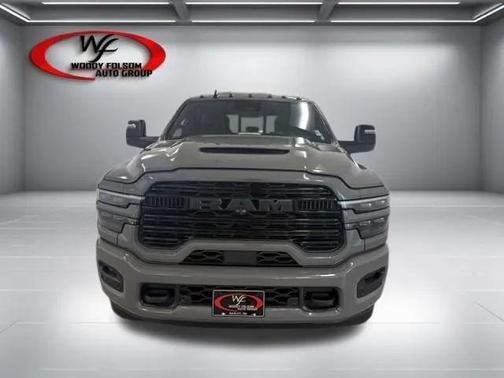 Ceramic Gray Clearcoat 2026 RAM 2500 Laramie Crew Cab 4x4 6'4' Box