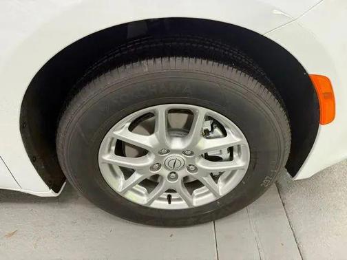 2026 Chrysler Voyager LX