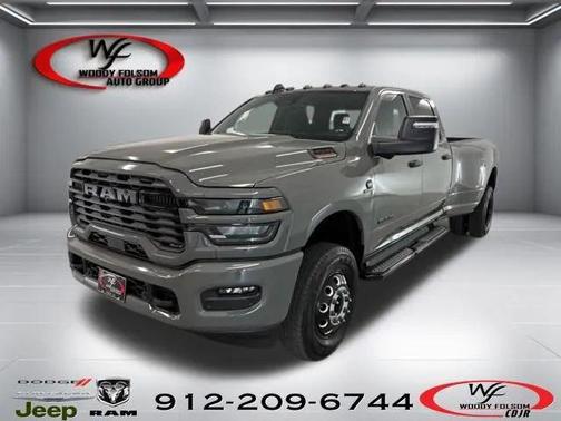 Ceramic Gray Clearcoat 2026 RAM 3500 Big Horn Crew Cab 4x4 8' Box