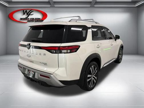 Pearl White Tricoat 2023 Nissan Pathfinder Platinum 4WD
