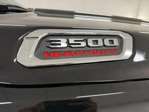 Diamond Black Crystal Pearlcoat 2026 RAM 3500 Longhorn