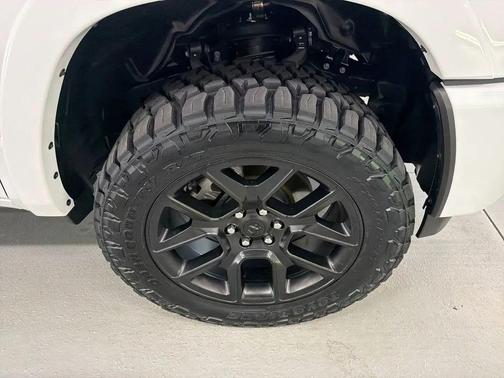 Bright White Clearcoat 2026 RAM 1500 Laramie