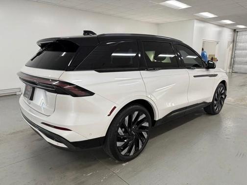 2024 Lincoln Nautilus Reserve