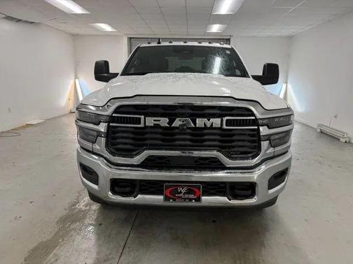 2026 RAM 2500 Tradesman Crew Cab 4x4 6'4' Box