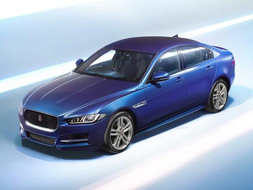 2017 Jaguar XE 35t R-Sport