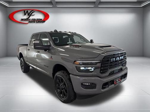 Ceramic Gray Clearcoat 2026 RAM 2500 Laramie Crew Cab 4x4 6'4' Box