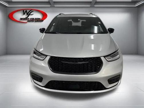 Silver Mist Clearcoat 2026 Chrysler Pacifica Limited