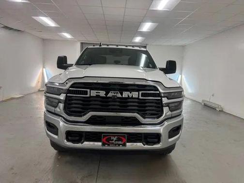2026 RAM 2500 Tradesman Crew Cab 4x4 6'4' Box