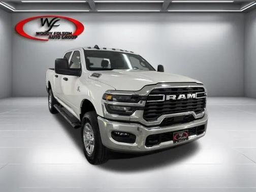 Bright White Clearcoat 2026 RAM 2500 Tradesman Crew Cab 4x4 6'4' Box