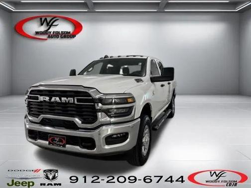 Bright White Clearcoat 2026 RAM 2500 Tradesman Crew Cab 4x4 6'4' Box