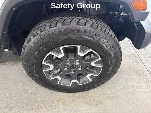 Silver Zynith Clearcoat 2024 Jeep Wrangler 4-Door Sahara 4x4