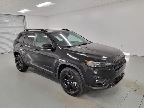2023 Jeep Cherokee Altitude Lux