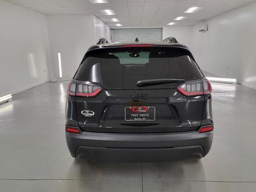 2023 Jeep Cherokee Altitude Lux