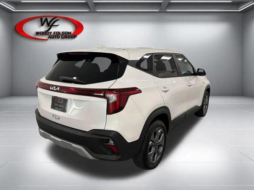Snow White Pearl 2026 Kia Seltos LX