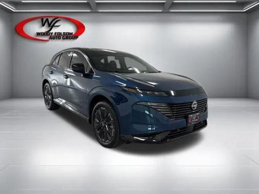 Aurora Blue Pearl Metallic/Super Black 2025 Nissan Murano Platinum