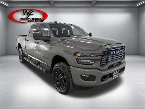 Ceramic Gray Clearcoat 2026 RAM 2500 Big Horn Crew Cab 4x4 6'4' Box