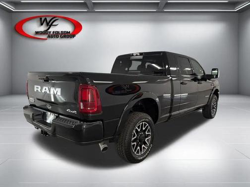 Diamond Black Crystal Pearlcoat 2026 RAM 2500 Longhorn