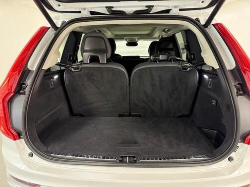 2024 Volvo XC90 B6 Core Bright Theme