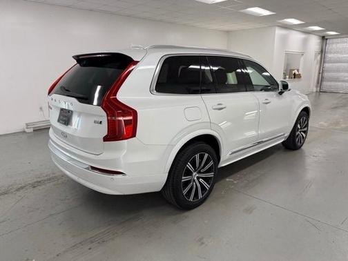 2024 Volvo XC90 B6 Core Bright Theme