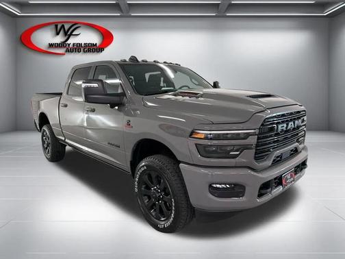 Ceramic Gray Clearcoat 2026 RAM 2500 Laramie Crew Cab 4x4 6'4' Box