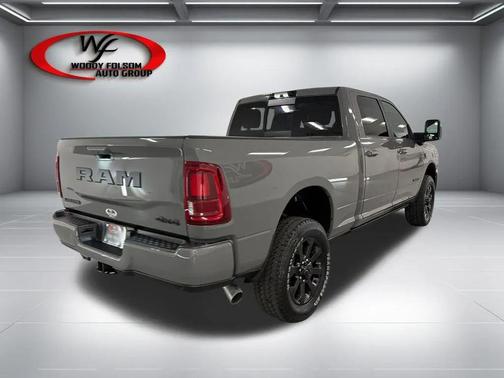 Ceramic Gray Clearcoat 2026 RAM 2500 Laramie Crew Cab 4x4 6'4' Box