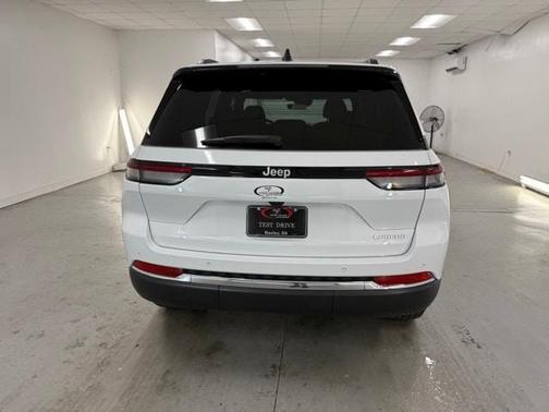 2025 Jeep Grand Cherokee Laredo X