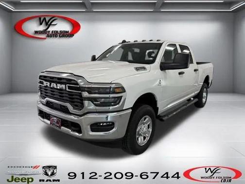 Bright White Clearcoat 2026 RAM 2500 Tradesman Crew Cab 4x4 6'4' Box