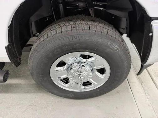 Bright White Clearcoat 2026 RAM 2500 Tradesman Crew Cab 4x4 6'4' Box