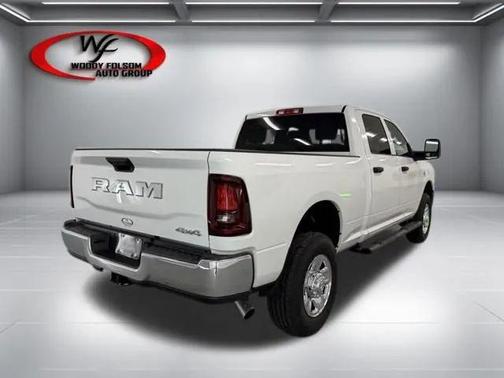 Bright White Clearcoat 2026 RAM 2500 Tradesman Crew Cab 4x4 6'4' Box