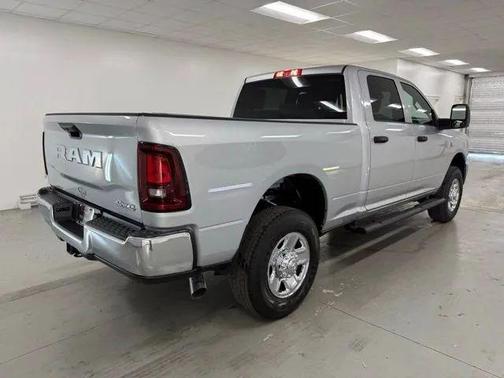 2026 RAM 2500 Tradesman Crew Cab 4x4 6'4' Box