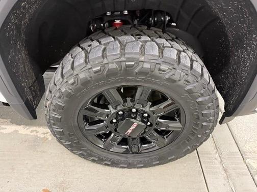 2025 GMC Sierra 2500 AT4