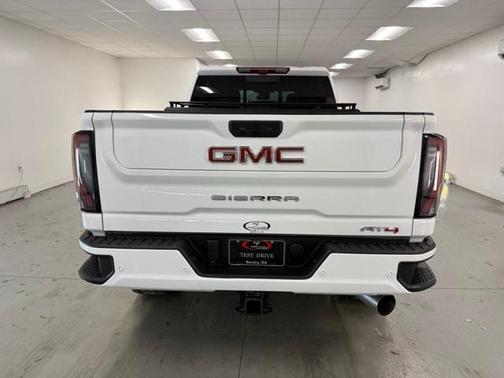 2025 GMC Sierra 2500 AT4