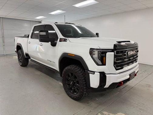2025 GMC Sierra 2500 AT4