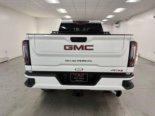 2025 GMC Sierra 2500 AT4