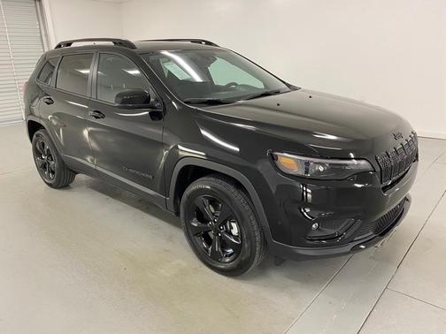 2023 Jeep Cherokee Altitude Lux