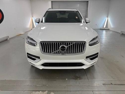 2024 Volvo XC90 B5 Plus Bright Theme