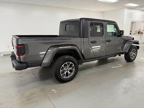 2024 Jeep Gladiator Sport