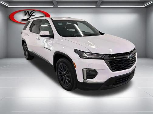 Summit White 2023 Chevrolet Traverse RS