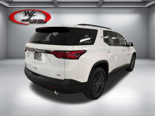 Summit White 2023 Chevrolet Traverse RS