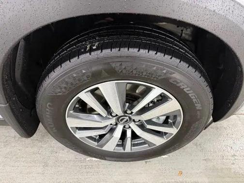 2025 Nissan Pathfinder SL FWD