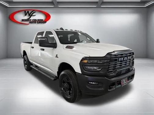 Bright White Clearcoat 2026 RAM 3500 Tradesman Crew Cab 4x4 6'4' Box