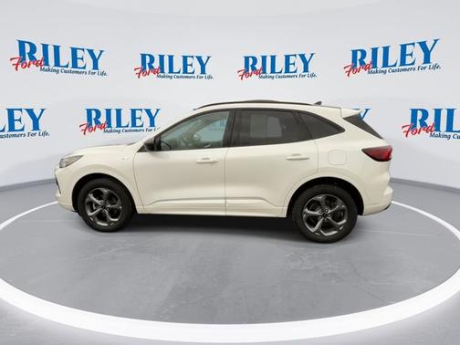 STAR WHITE METALLIC TRI-COA 2024 Ford Escape ST-LINE